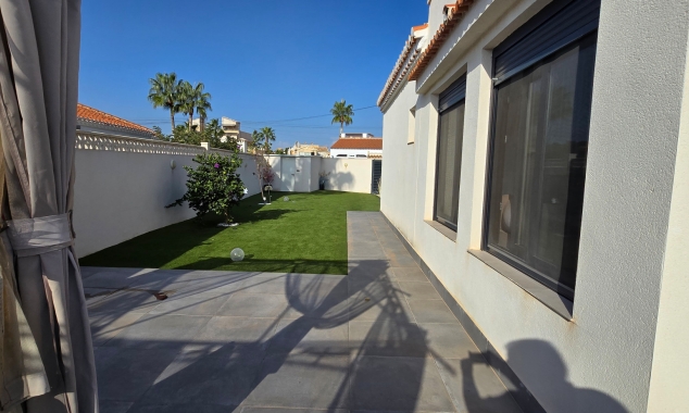 Property for sale - Villa for sale - Torrevieja - La Torreta Florida