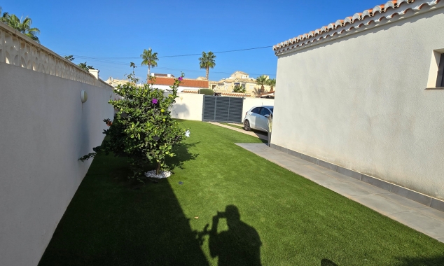 Property for sale - Villa for sale - Torrevieja - La Torreta Florida