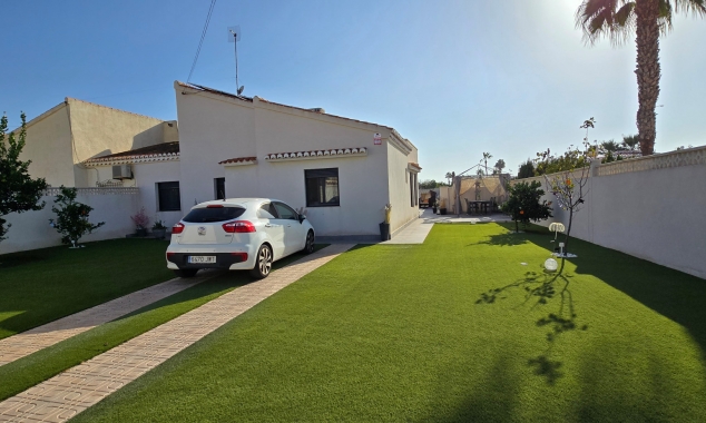 Property for sale - Villa for sale - Torrevieja - La Torreta Florida