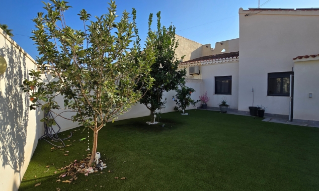 Property for sale - Villa for sale - Torrevieja - La Torreta Florida