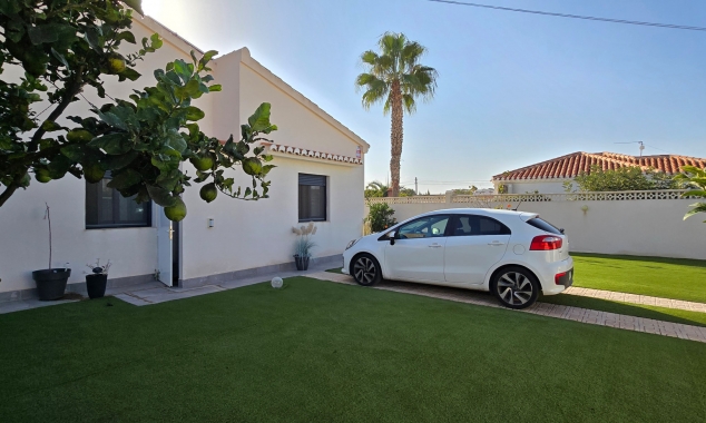 Property for sale - Villa for sale - Torrevieja - La Torreta Florida