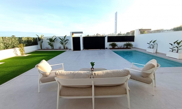 Nueva propiedad en venta - Villa for sale - Benijofar