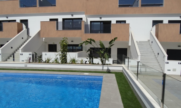 New Property for sale - Bungalow for sale - Pilar de la Horadada - pueblo