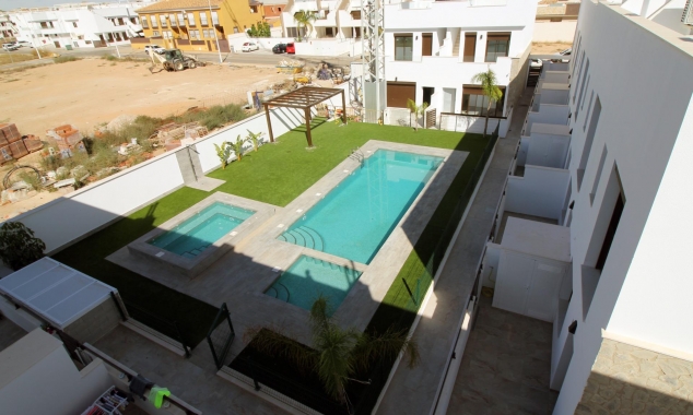 New Property for sale - Townhouse for sale - Pilar de la Horadada - parque Andromeda
