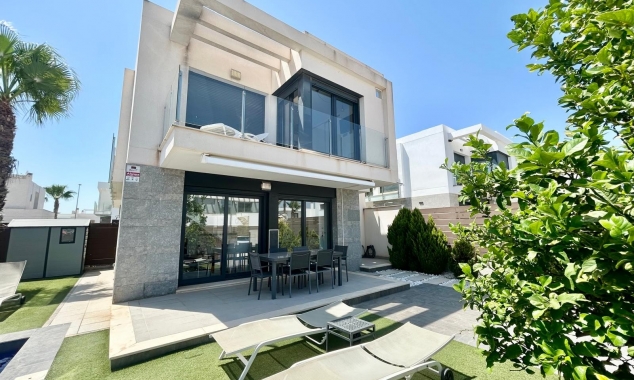 Property for sale - Villa for sale - Orihuela - Vistabella Golf