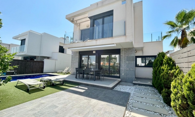 Property for sale - Villa for sale - Orihuela - Vistabella Golf