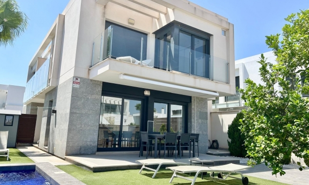 Property for sale - Villa for sale - Orihuela - Vistabella Golf