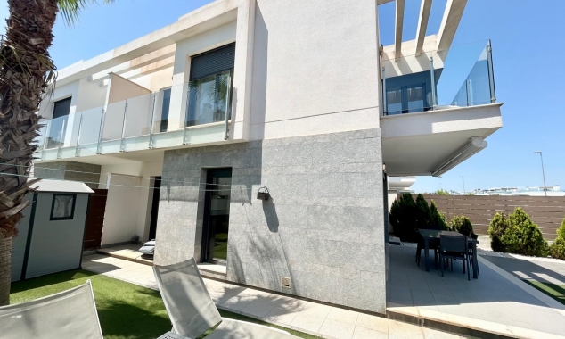 Property for sale - Villa for sale - Orihuela - Vistabella Golf