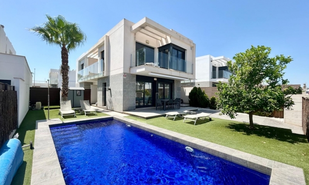 Property for sale - Villa for sale - Orihuela - Vistabella Golf