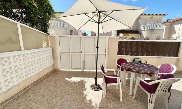 Eigendom verkocht - Rijtjeshuis te koop - Torrevieja - Aguas Nuevas