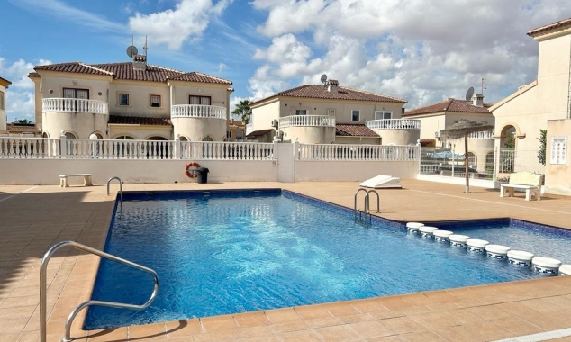 Eigendom verkocht - Rijtjeshuis te koop - Torrevieja - Aguas Nuevas