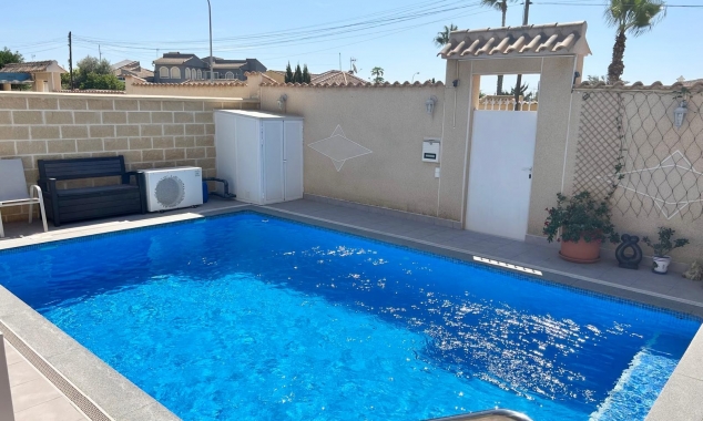 Propriété à vendre - Villa à vendre - Torrevieja - La Siesta