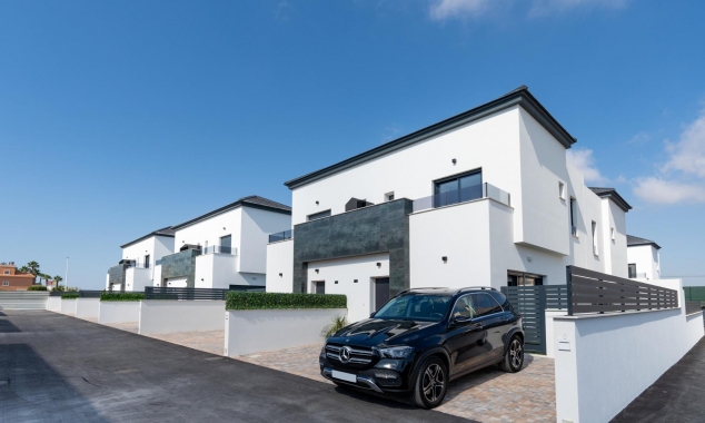 New Property for sale - Townhouse for sale - Gran Alacant - Gran Alacant central