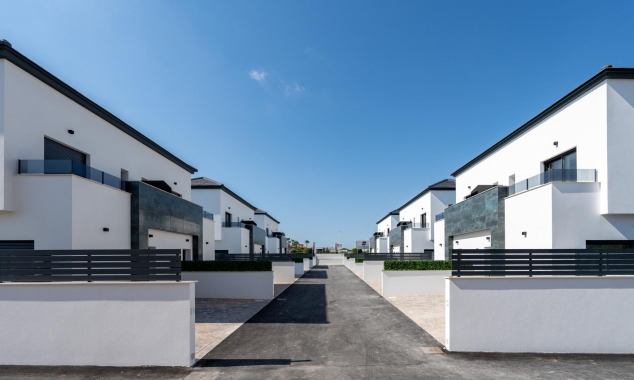 New Property for sale - Townhouse for sale - Gran Alacant - Gran Alacant central