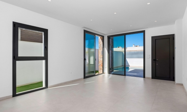 New Property for sale - Bungalow for sale - Pilar de la Horadada - Parque del Mediterraneo