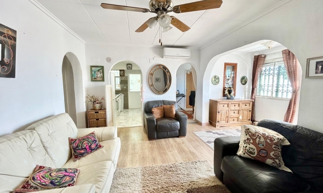 Property for sale - Villa for sale - Torrevieja - La Siesta