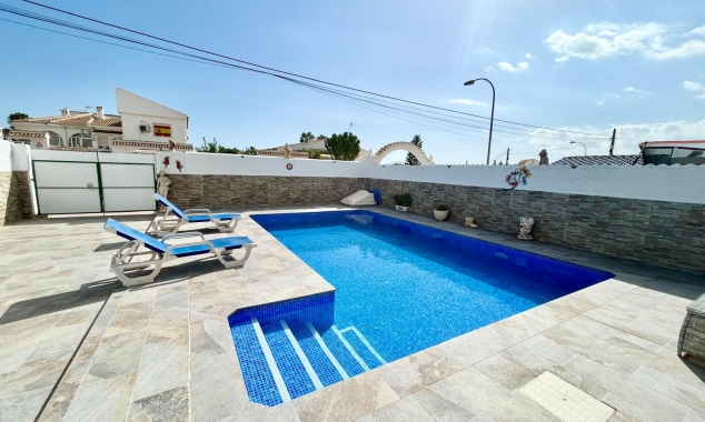 Property for sale - Villa for sale - Torrevieja - La Siesta