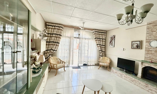 Propriété vendue - Maison de ville à vendre - Torrevieja - La Siesta