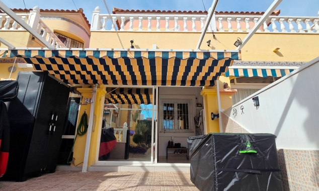 Te koop aangeboden onroerend goed - Rijtjeshuis te koop - Torrevieja - El Chaparral