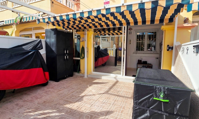 Te koop aangeboden onroerend goed - Rijtjeshuis te koop - Torrevieja - El Chaparral