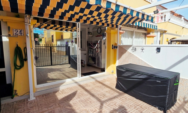 Te koop aangeboden onroerend goed - Rijtjeshuis te koop - Torrevieja - El Chaparral