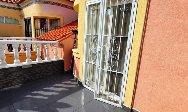 Te koop aangeboden onroerend goed - Rijtjeshuis te koop - Torrevieja - El Chaparral