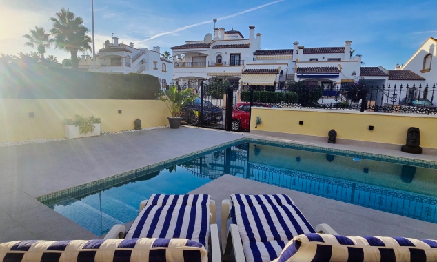 Property for sale - Villa for sale - Orihuela Costa - Los Dolses