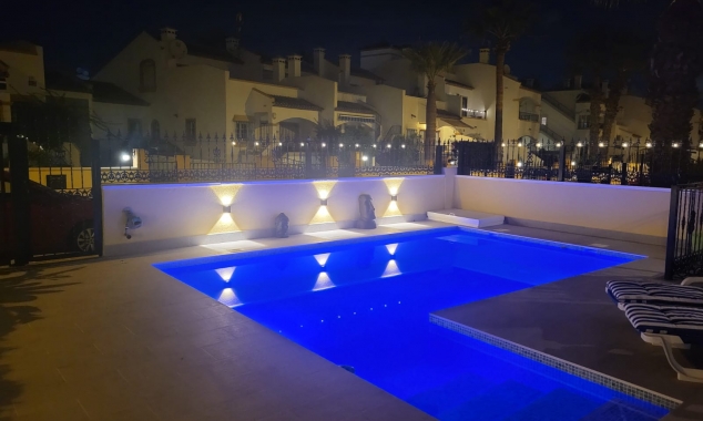 Property for sale - Villa for sale - Orihuela Costa - Los Dolses