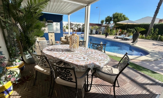 Property for sale - Villa for sale - Torrevieja - San Luis