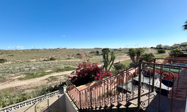 Property for sale - Villa for sale - Torrevieja - El Chaparral