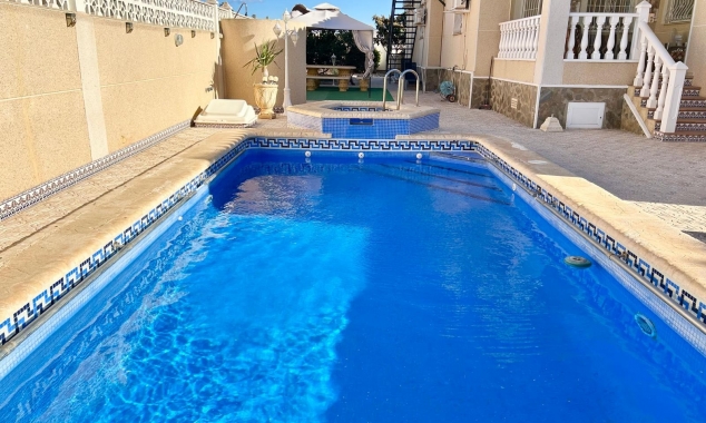 Property for sale - Villa for sale - Torrevieja - El Chaparral