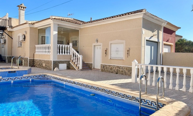 Property for sale - Villa for sale - Torrevieja - El Chaparral
