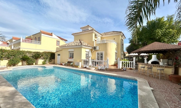 Property for sale - Villa for sale - Torrevieja - La Torreta