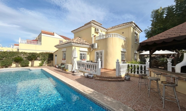 Property for sale - Villa for sale - Torrevieja - La Torreta