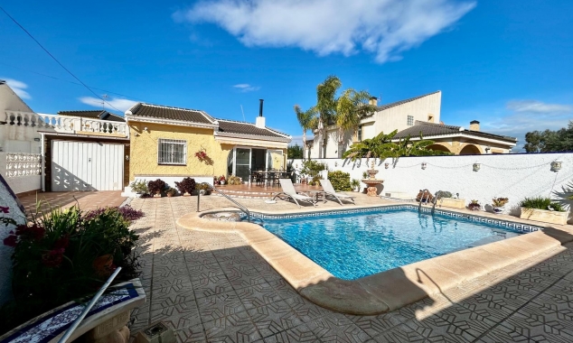 Property for sale - Villa for sale - Torrevieja - La Siesta