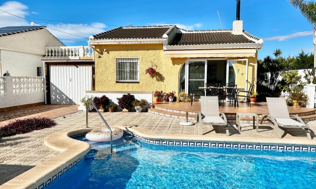 Property for sale - Villa for sale - Torrevieja - La Siesta