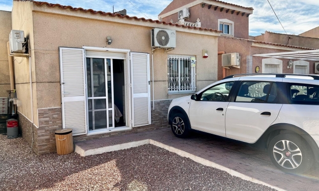 Property for sale - Villa for sale - Torrevieja - La Siesta