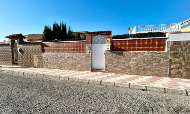 Property for sale - Villa for sale - Torrevieja - La Siesta