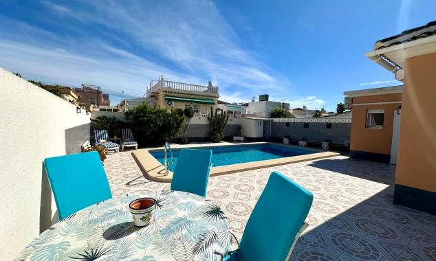 Property for sale - Villa for sale - Torrevieja - La Siesta