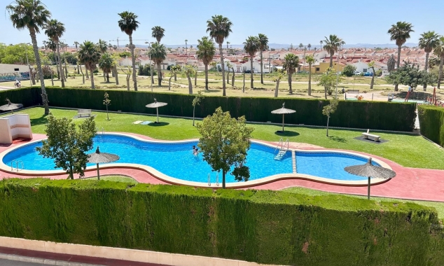 Property for sale - Bungalow for sale - Torrevieja - Altos del Limonar