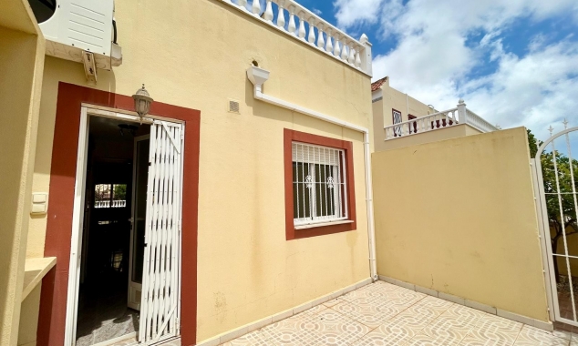 Property for sale - Villa for sale - Torrevieja - La Torreta
