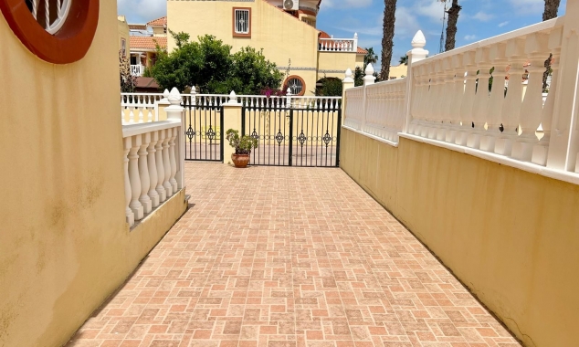 Property for sale - Villa for sale - Torrevieja - La Torreta