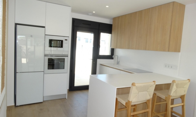 New Property for sale - Bungalow for sale - Pilar de la Horadada - pueblo