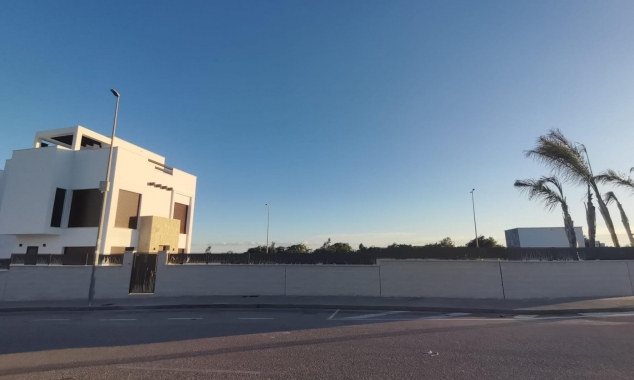 New Property for sale - Villa for sale - Los Montesinos - La Herrada