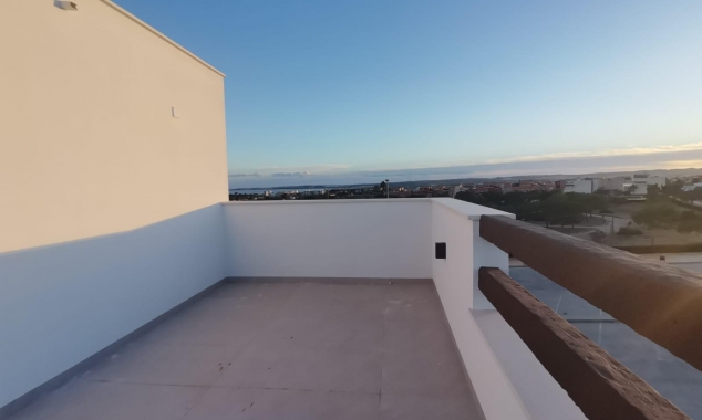 New Property for sale - Villa for sale - Los Montesinos - La Herrada