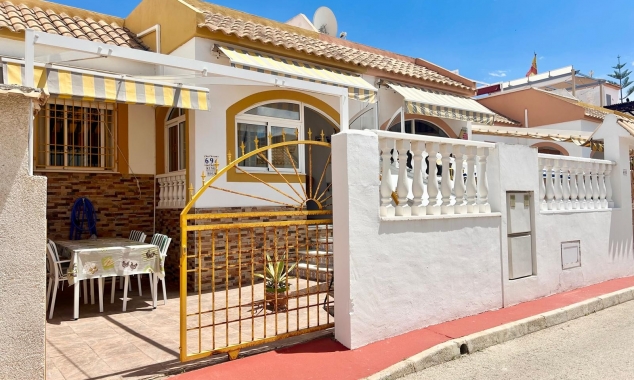 Property for sale - Bungalow for sale - Torrevieja - Altos del Limonar