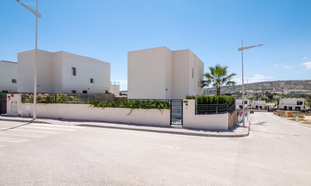 New Property for sale - Villa for sale - Algorfa - La Finca Golf
