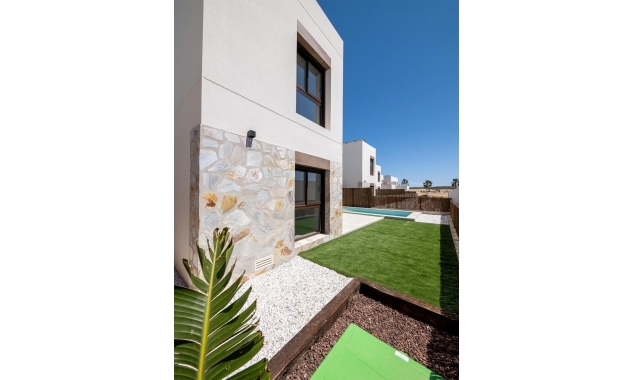 New Property for sale - Villa for sale - Algorfa - La Finca Golf
