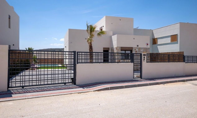 New Property for sale - Villa for sale - Algorfa - La Finca Golf