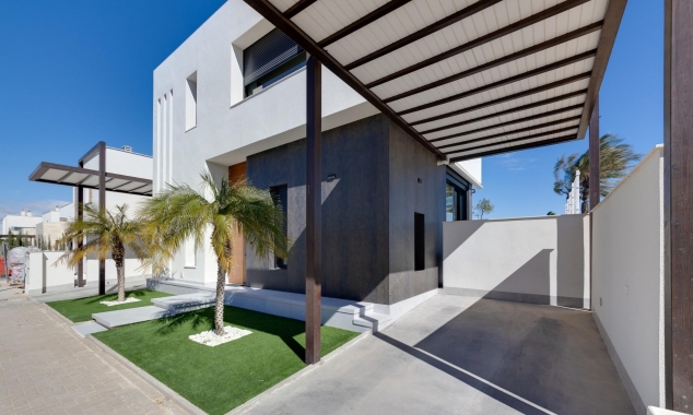 New Property for sale - Villa for sale - Pilar de la Horadada - Lo Romero Golf Course